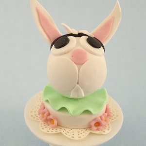 Dollhouse Miniature - Bunny Cake