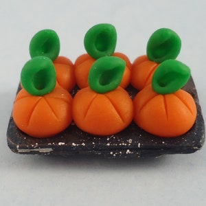 Dollhouse Miniature - Pumpkin Cupcakes