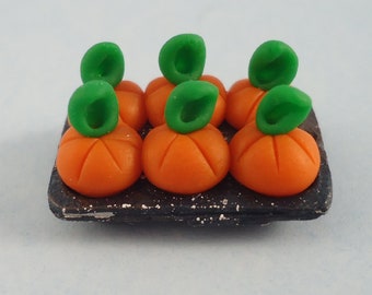 Dollhouse Miniature - Pumpkin Cupcakes