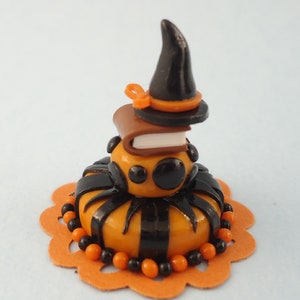Dollhouse Miniature - Witches&#39; Tea Party Cake