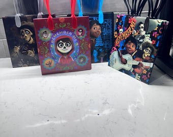 Bolsas de regalo para fiestas de Disney Pixar
