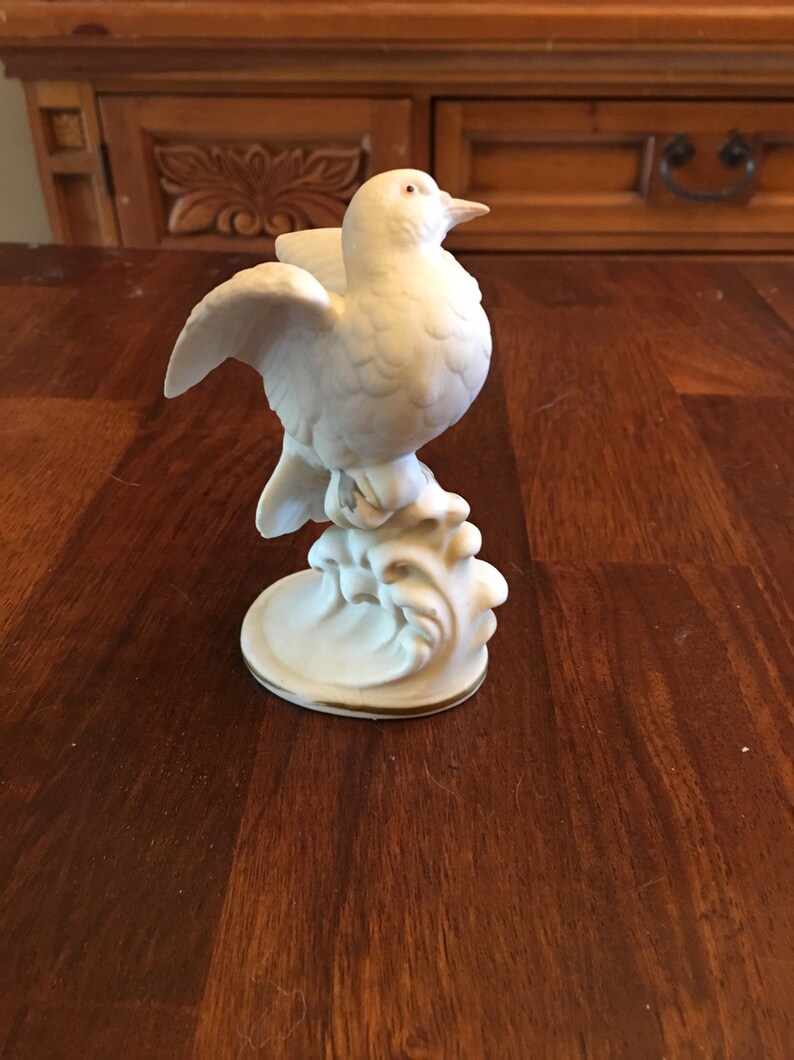 Lefton White dove