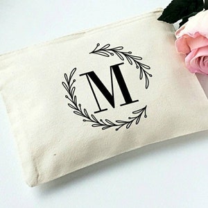 Personalized Makeup Bag| Cosmetic Bag | Party Favor | Wedding| Bachelorette Party| Gifts for Women| Christmas Gift| Monogram Bag |Dance Team