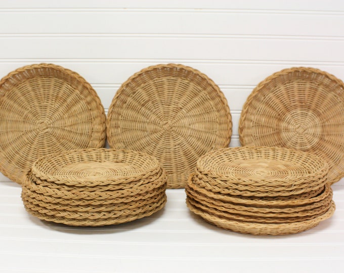 Vintage Wicker Plate Holders Set of 5/rattan Serving Platters/table