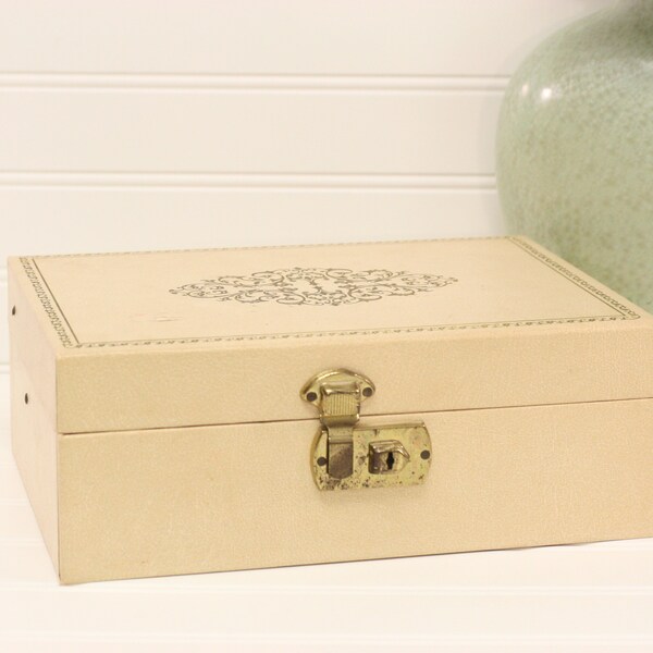 Vintage Cream & Gold Jewelry Box/Vintage Jewelry Box with Mirror/Two-Tiered Jewelry Box with Key/Jewelry Storage/Jewelry Organization