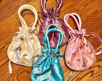 Bolso de satén con cordón, bolso de dama de honor, bolso con cordón bordado