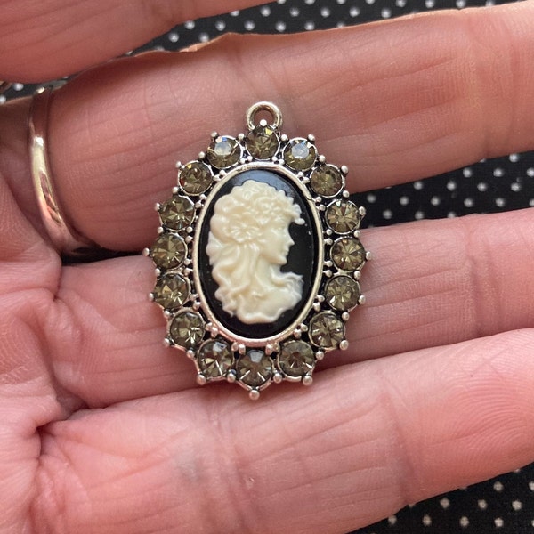 Oval Shaped Cameo Charm