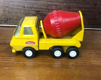 small plastic tonka trucks