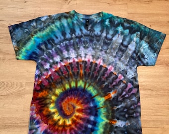 Camiseta XL / Camiseta con estampado tie-dye en espiral / Camiseta psicodélica / Camiseta con estampado de hielo galáctico / Camiseta para festivales / Camiseta Mandala Psytrance / Camiseta con estampado tie-dye geoda