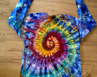 Medium Shirt | Handmade Spiral Shirt | Trippy Tie Dye Tee | Lotus Flower Shirt | Oversized Tee | Psychedelic Shirt | Long Sleeve Yoga Tee
