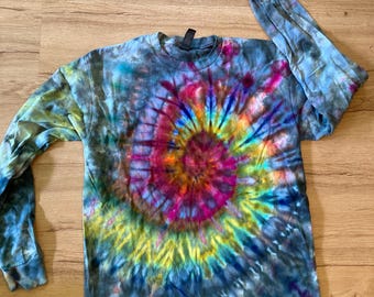 Medium Shirt | Handmade Spiral Shirt | Trippy Tie Dye Tee | Lotus Flower Shirt | Oversized Tee | Psychedelic Shirt | Long Sleeve Yoga Tee