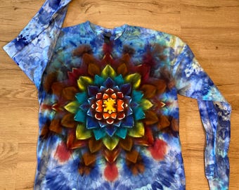Medium Shirt | Handmade Fractal Shirt | Trippy Tie Dye Tee | Lotus Flower Shirt | Oversized Tee | Psychedelic Shirt | Long Sleeve Yoga Tee