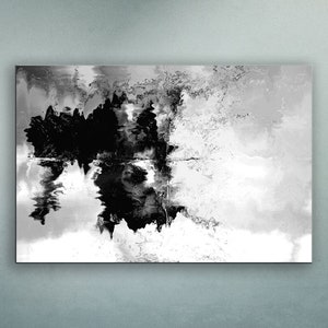 Pode incluir: Pintura abstrata em preto e branco com um efeito texturizado de pinceladas. A pintura é dominada por uma grande forma preta no centro, cercada por formas brancas e cinzas.