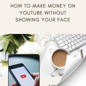 以下が含まれることがあります： 画面にYouTubeのロゴが表示された白いスマートフォンを、手が持っている。スマートフォンは、キーボード、コーヒーカップ、花束のある白い机の上に置かれている。