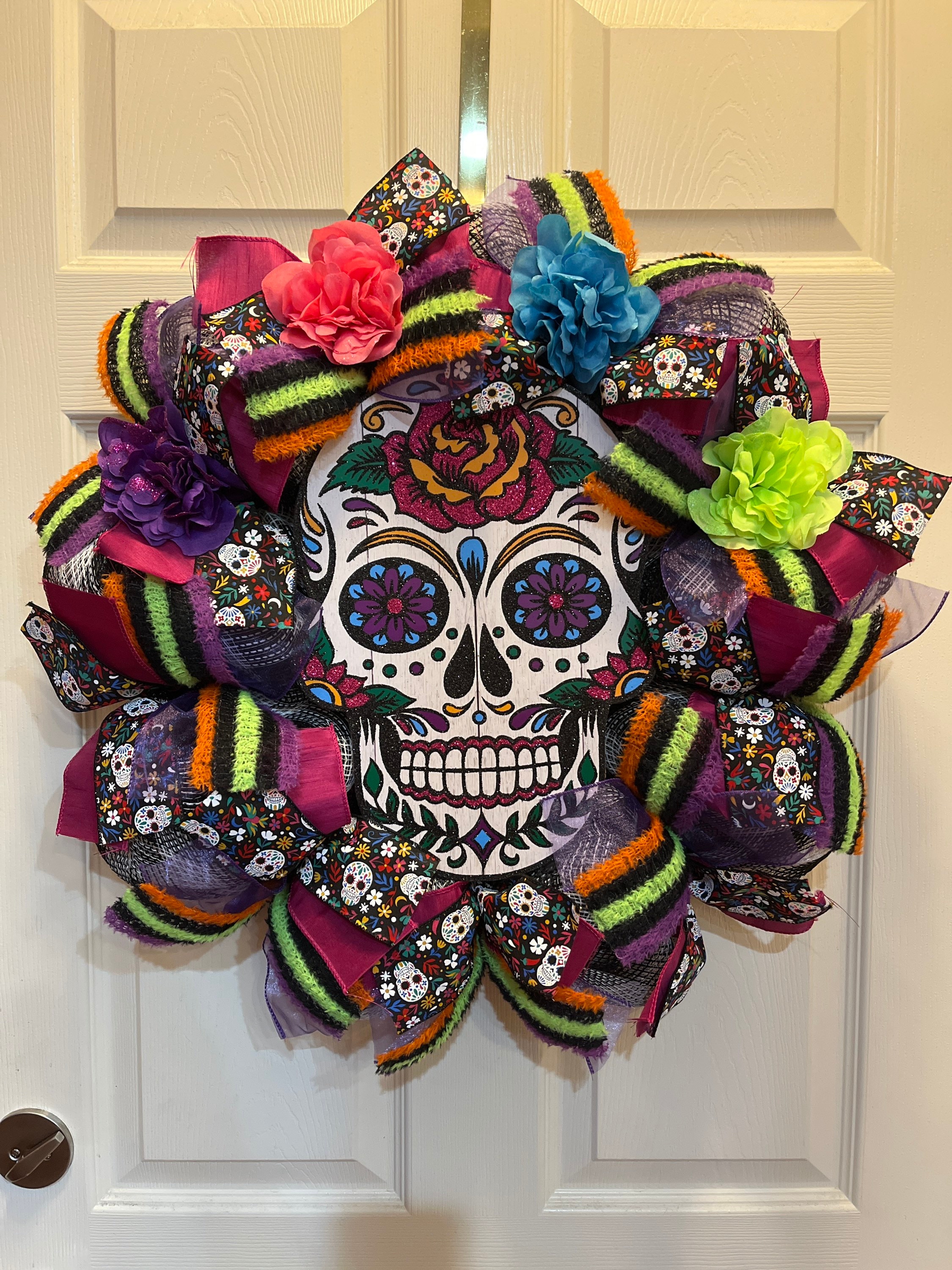 SUGAR SKULL WREATH, Day of the Dead, Dia De Los Muertos, Bright Flowers ...