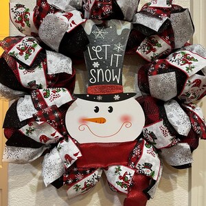 Buffalo Plaid Snowman Christmas Wreath: Holiday Front Door Decor