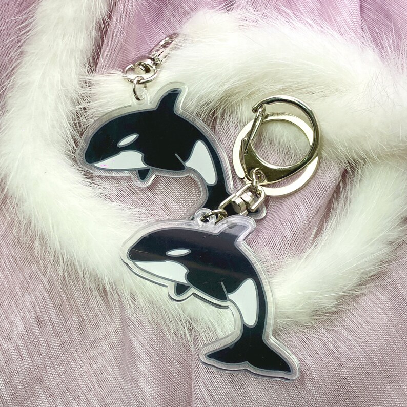 A killer whale acrylic key ring image 5