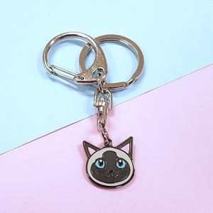 Siamese cat keychain