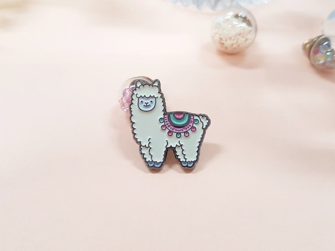 Alpaca Pin-badge cream - Etsy