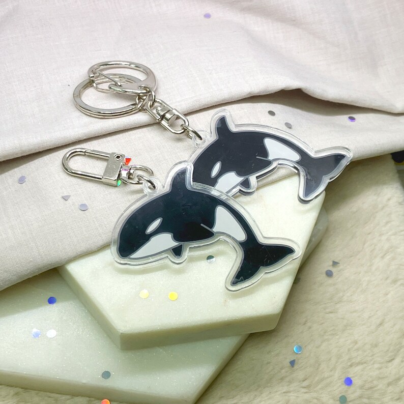 A killer whale acrylic key ring image 4