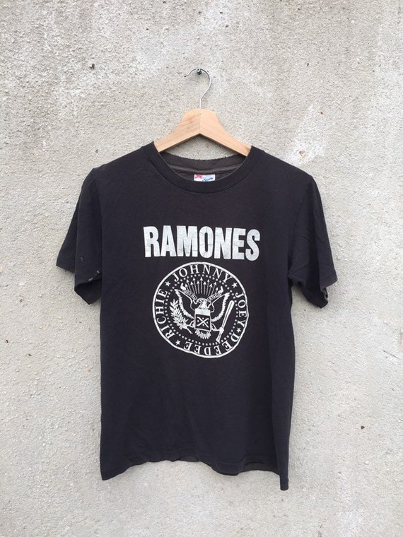 Vintage 90’s Ramones band t shirt/ vintage America