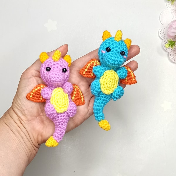 Amigurumi Animal brooch PDF tutorial en inglés, Patrón de crochet Dragon brooch, Juguetes Dragon amigurumi, Dragon amigurumi, Broche de ganchillo