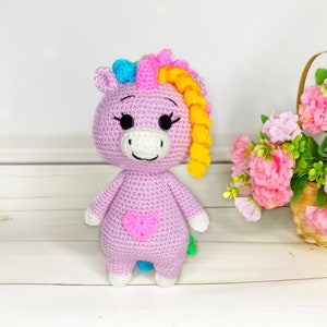 Lila Einhorn gehäkelt Gehäkeltes Einhorn Geburtstag Curly Einhorn Spielzeug Einhorn Häkelanleitung pdf Einfaches Einhorn Häkelmuster Amigurumi Einhorn