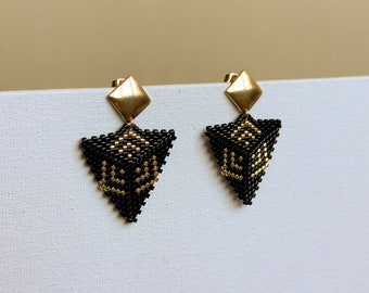 Black triangle stud beaded earrings, Miyuki seed bead earrings, Shining earrings with geometric print