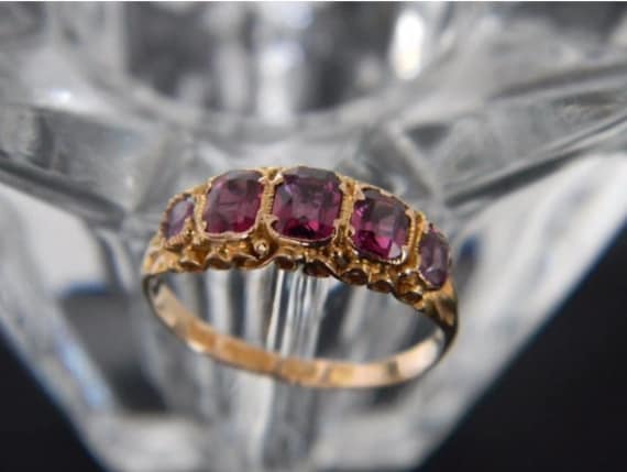Antique Victorian 15ct Gold Garnet Ring! From The