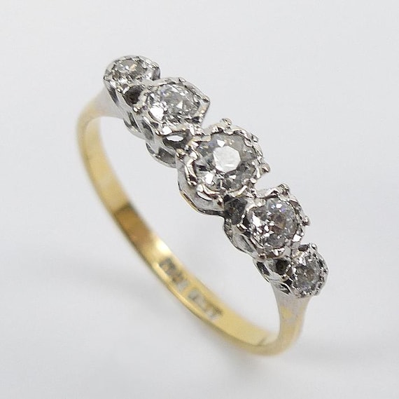 18CT FINE GOLD Five Stone Diamond (0.5Ct) Ring Size S - 3.1 Grams