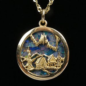 FINE 14CT GOLD Opal Doublet Pendant & Chain - 6.6 Grams