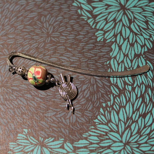 Häkel Lesezeichen Metall filigran - bunte Fimo-Perle mit Blumen mit Stricknadeln Charm Haarnadel Schalnadel Metalllesezeichen handmade