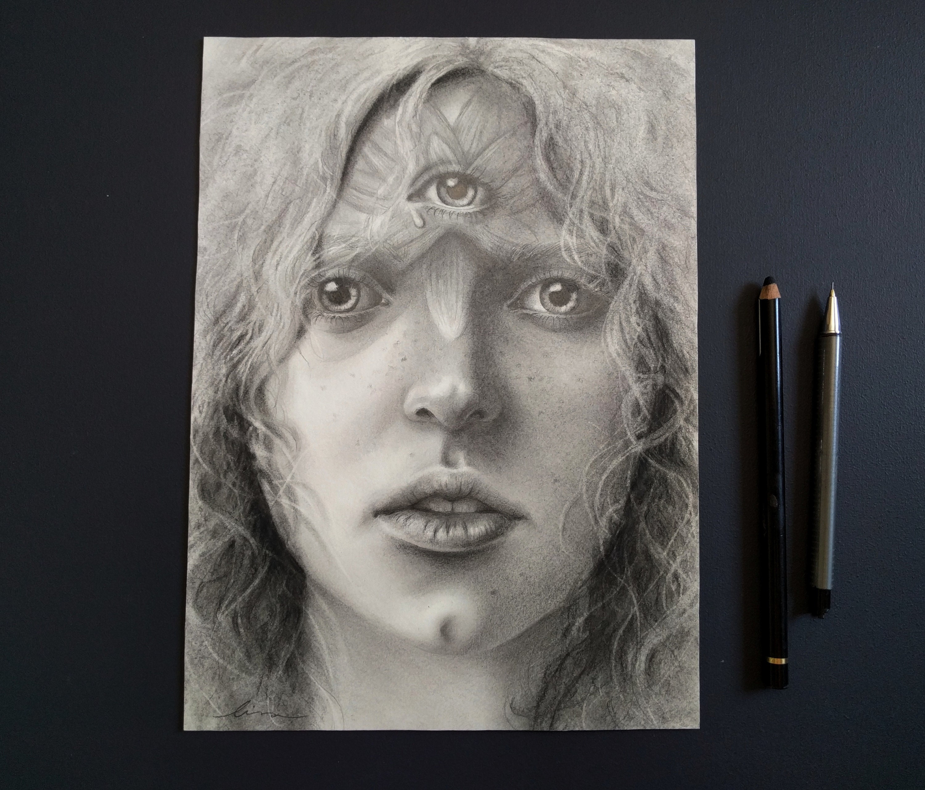 オリジナルの肖像画 / 第三の目のイラスト / 蓮の絵 / リアルな鉛筆の