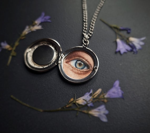 Custom Vintage Photo Locket/ Watercolor Custom Lover's Eye / Vintage Lover's Eye Pendant /Lover's Eye Painting/ Custom Watercolour painting
