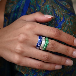 Anillo apilable de esmalte azul "Soy digno" - Anillo apilable de afirmación de plata - Anillo apilable de manifestación - Anillo lunar de esmalte azul y plateado - Ético