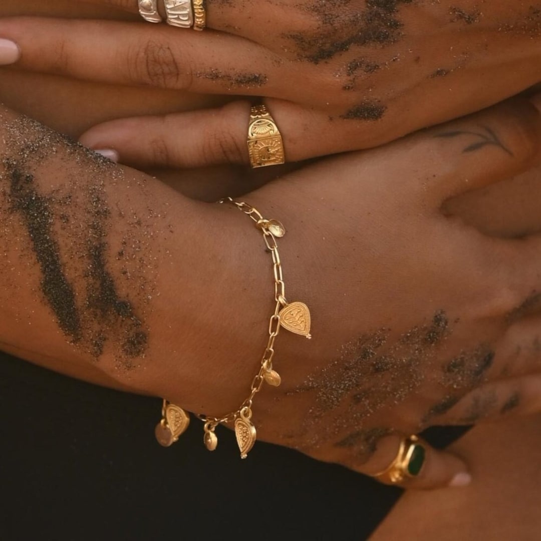 生命の木チャームブレスレット - 菩提葉ブレスレット - ミニリーフハンギングコインブレスレット - 小さな葉のブレスレット - 倫理的エコ職人フェアトレード