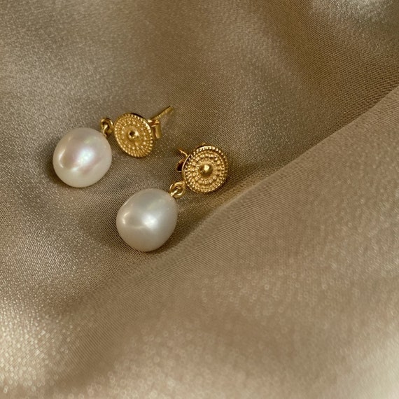 Designer-inspired Cultured Freshwater Pearl Earrings with Textured Drop Designer-inspired Cultured Freshwater Pearl Earrings with Textured Drop