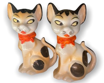 Saleros y pimenteros Funky Kitty Cats del Japón ocupado