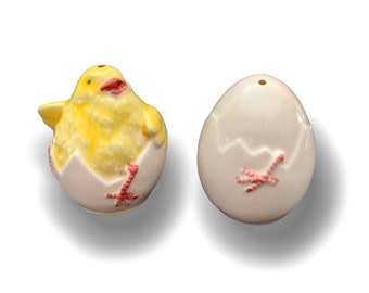 Vintage Chicks Hatching Eggs Salt & Pepper Shakers Japan Anthropomorphic