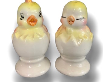 Vintage Chicks In Eggs Salt & Pepper Shakers Japan Anthropomorphic