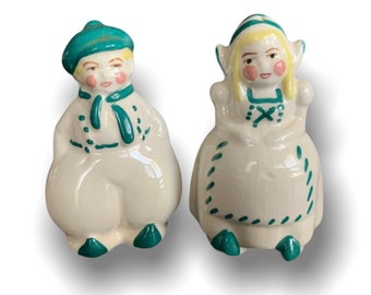 Adorable Dutch Boy Girl  Salt & Pepper Shakers USA