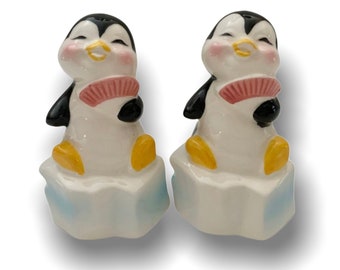 Adorable Penguins Iceberg Salt & Pepper Shakers Japan Anthropomorphic