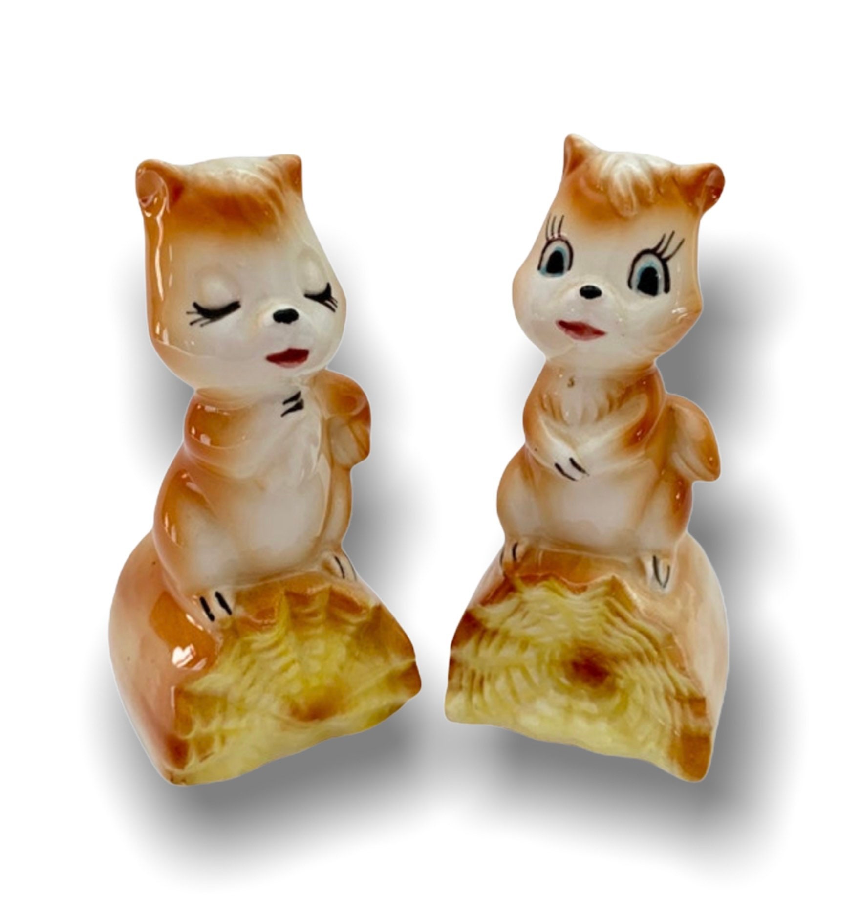 Vintage Pacific Japan Anthropomorphic Kissing Fish Salt and Pepper