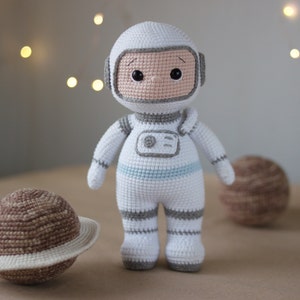 ASTRONAUT crochet pattern in English. Amigurumi Spaceman with the planet. Cosmonaut DIY. image 4