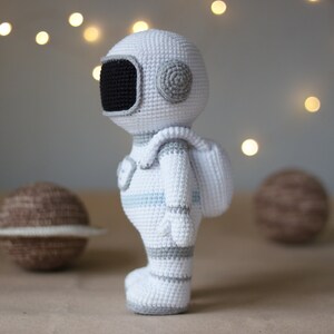 ASTRONAUT crochet pattern in English. Amigurumi Spaceman with the planet. Cosmonaut DIY. image 9