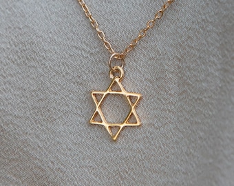 unisex Magen David necklace, minimalist gold Jewish star pendant jewelry, gold filled chain, bat bar mitzvah gift, Jewish Israeli statement