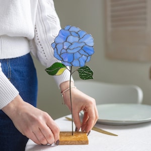 Stained glass Blue Hydrangea flower centerpiece a perfect table decor for living room and a thoughtful Father’s Day gift for flower lovers