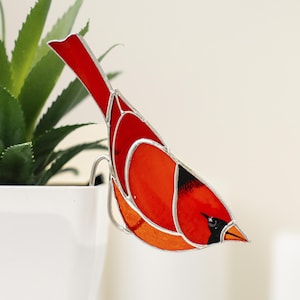 Roter Kardinal Suncatcher Glasmalerei-Pflanzer-Dekoration-handgemachter Vogel-Liebhaber-Geschenk Hausgarten-Dekor