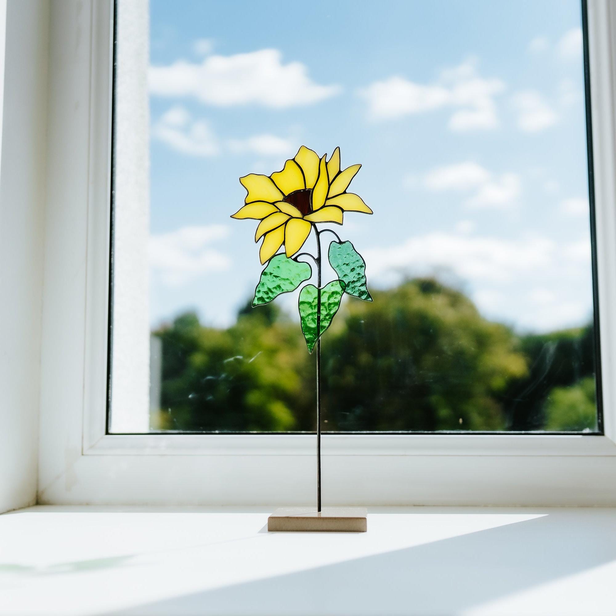 Acchiappasole in vetro colorato fatto a mano a forma di girasole: vivace decorazione floreale per finestre - Italia