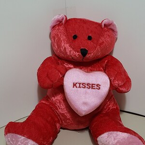 8 inch plush bean bag Teddy Bear doll, holding a small jewelry box, good condition